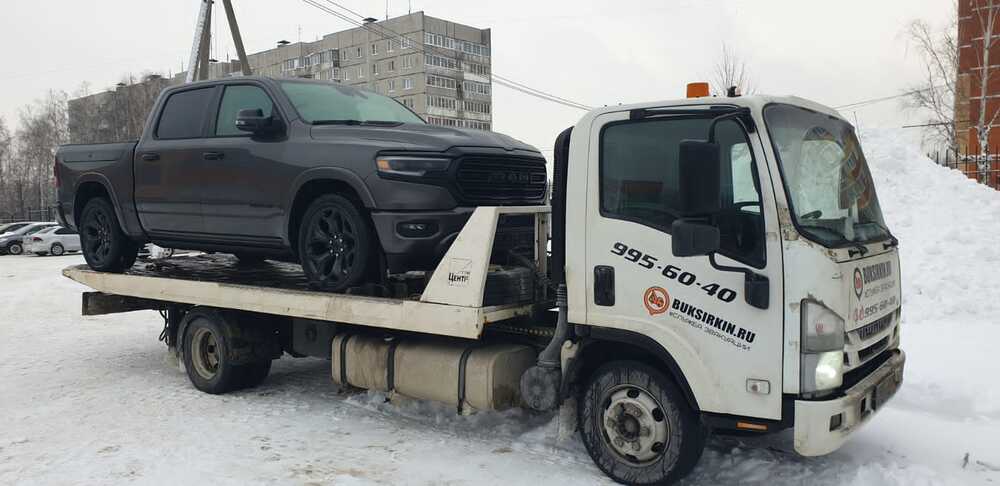 Tow truck in Tosno cheap and fast