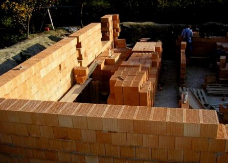 Technology Construction of a brick house