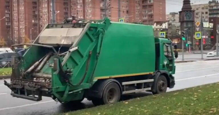 права на мусоровоз